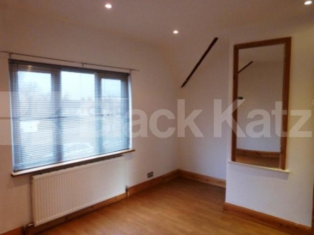 			2 Bedroom, 1 bath, 1 reception House			 Everington Road, Muswell Hill