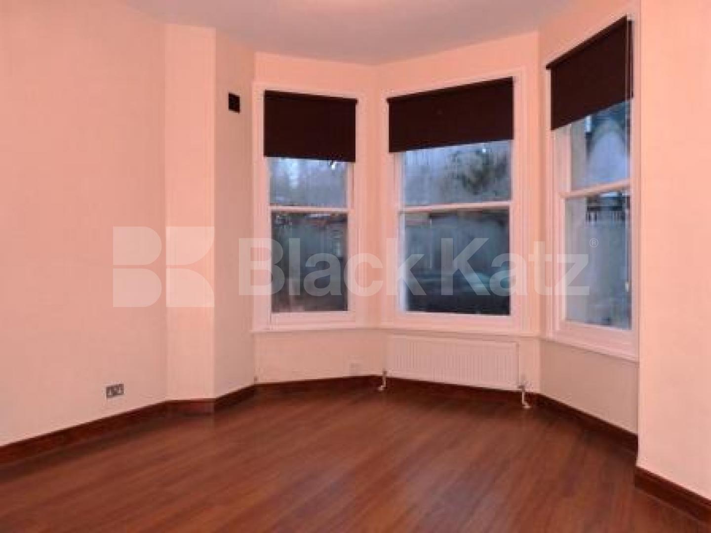 			ONLY 1 MONTH'S DEPOSIT, INSTEAD OF 6 WEEKS SAVING YOU £700!, 3 Bedroom, 1 bath, 1 reception Flat			 Kings Avenue, Muswell Hill