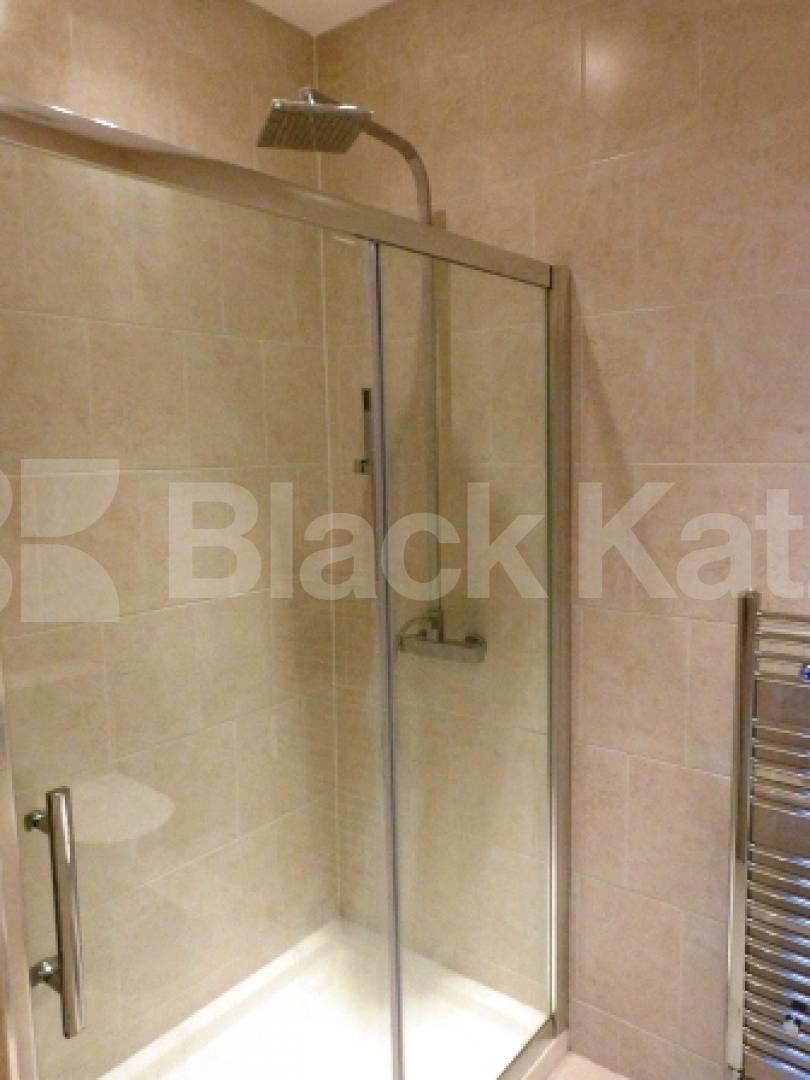 			ONLY 1 MONTH'S DEPOSIT, INSTEAD OF 6 WEEKS SAVING YOU £700!, 3 Bedroom, 1 bath, 1 reception Flat			 Kings Avenue, Muswell Hill