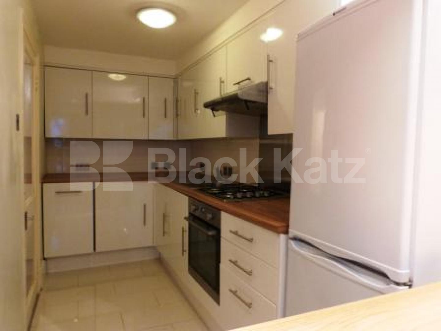 			ONLY 1 MONTH'S DEPOSIT, INSTEAD OF 6 WEEKS SAVING YOU £700!, 3 Bedroom, 1 bath, 1 reception Flat			 Kings Avenue, Muswell Hill