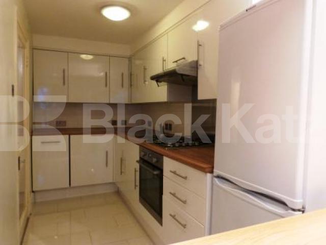 			ONLY 1 MONTH'S DEPOSIT, INSTEAD OF 6 WEEKS SAVING YOU £700!, 3 Bedroom, 1 bath, 1 reception Flat			 Kings Avenue, Muswell Hill