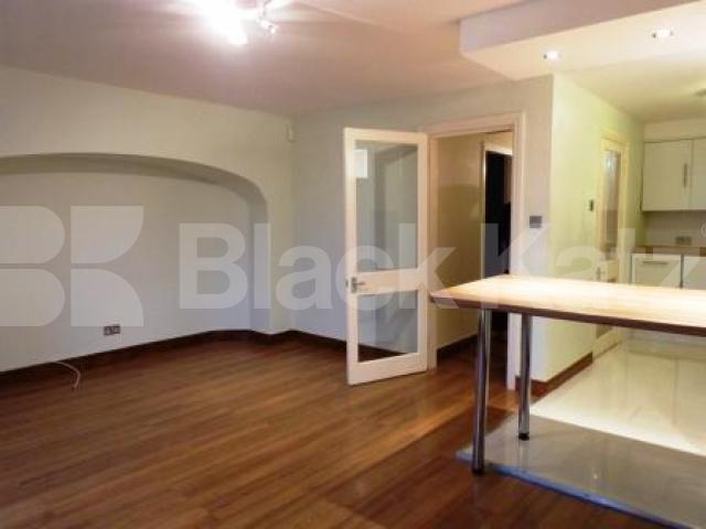 			ONLY 1 MONTH'S DEPOSIT, INSTEAD OF 6 WEEKS SAVING YOU £700!, 3 Bedroom, 1 bath, 1 reception Flat			 Kings Avenue, Muswell Hill