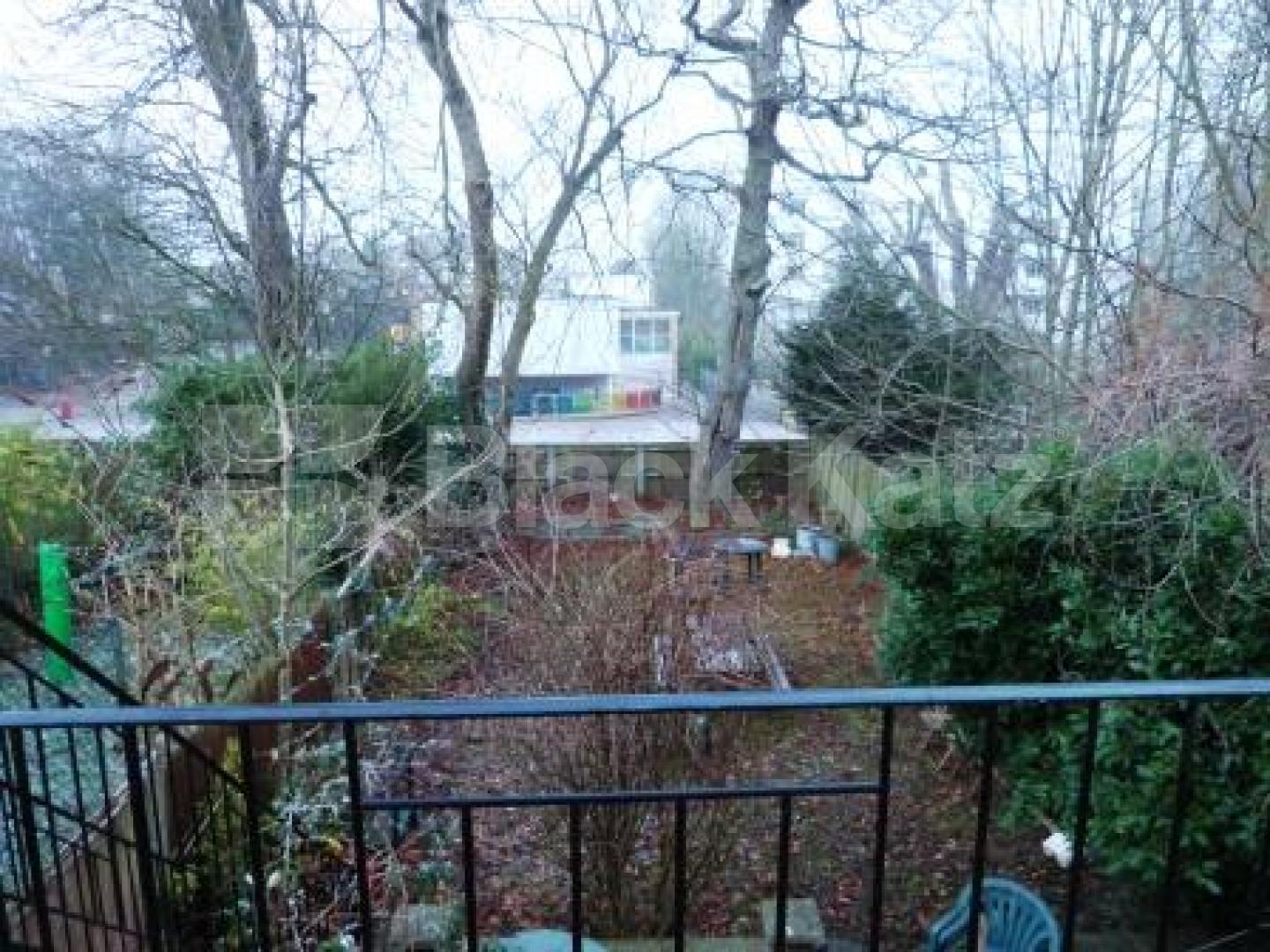 			ONLY 1 MONTH'S DEPOSIT, INSTEAD OF 6 WEEKS SAVING YOU £700!, 3 Bedroom, 1 bath, 1 reception Flat			 Kings Avenue, Muswell Hill