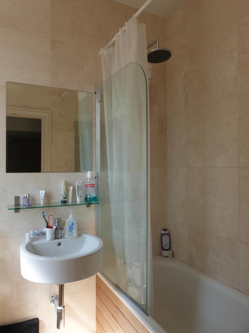 			1 Bedroom, 1 bath, 1 reception Flat			 Cambridge Gardens, LADBROKE GROVE