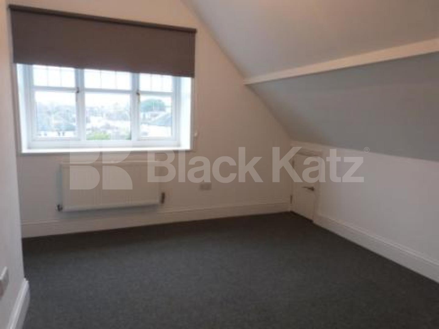 			3 Bedroom, 1 bath, 1 reception Flat			 Creighton Avenue, Muswell Hill