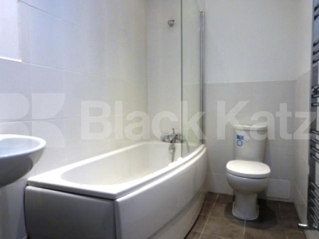 			3 Bedroom, 1 bath, 1 reception Flat			 Creighton Avenue, Muswell Hill