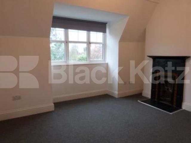 			3 Bedroom, 1 bath, 1 reception Flat			 Creighton Avenue, Muswell Hill