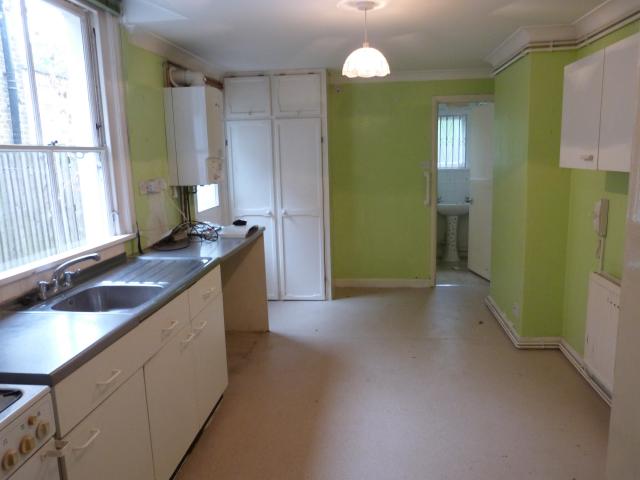 			PRIVATE GARDEN, 1 Bedroom, 1 bath, 1 reception Flat			 Lynton Road, QUEENS PARK
