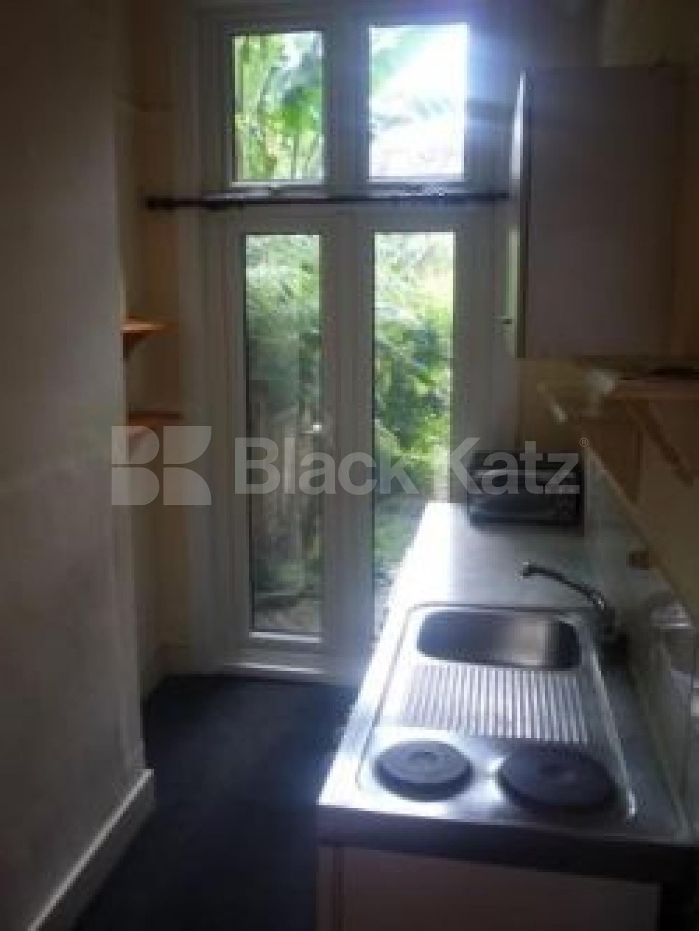 			LET!, Studio Apartment, 1 bath, 1 reception Studio			 Raleigh Road, HORNSEY N8