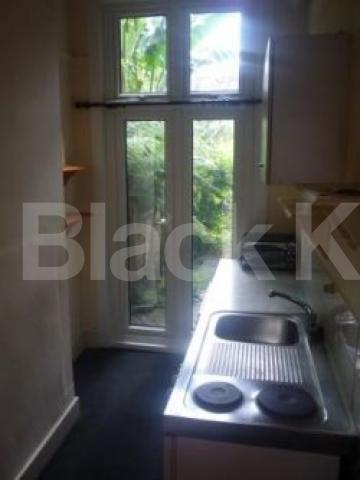 			LET!, Studio Apartment, 1 bath, 1 reception Studio			 Raleigh Road, HORNSEY