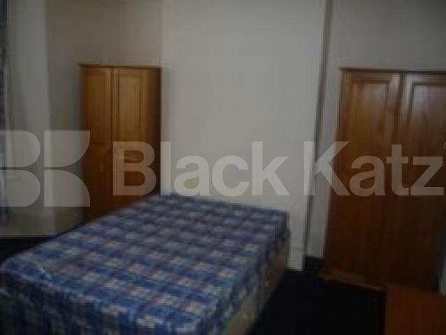 			LET!, Studio Apartment, 1 bath, 1 reception Studio			 Raleigh Road, HORNSEY