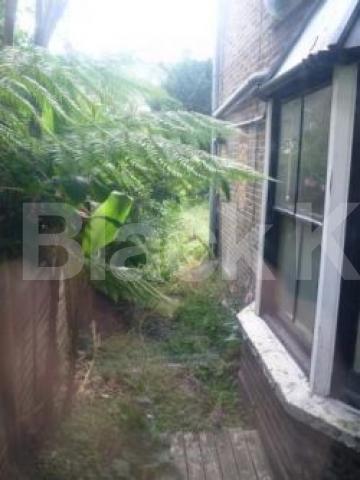 			LET!, Studio Apartment, 1 bath, 1 reception Studio			 Raleigh Road, HORNSEY