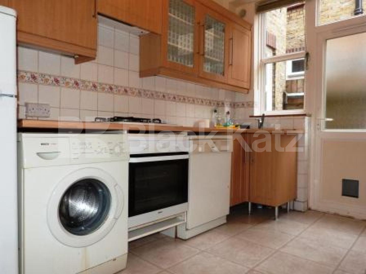 			2 Bedroom, 1 bath, 1 reception Ground Floor Flat			 Beechwood Road, Crouch End