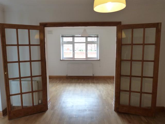 			MASSIVE BEDROOMS! PERFECT FOR SHARERS!, 2 Bedroom, 1 bath, 1 reception Flat			 Willesden Lane, WILLESDEN GREEN