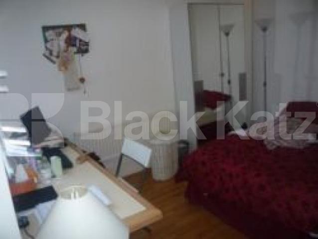 			2 Bedroom, 1 bath, 1 reception Flat			 Rathcoole Ave, Hornsey