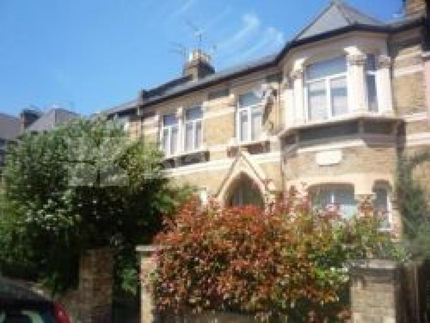 			1 Bedroom, 1 bath, 1 reception Ground Floor Flat			 Alexandra Park Road, MUSWELL HILL