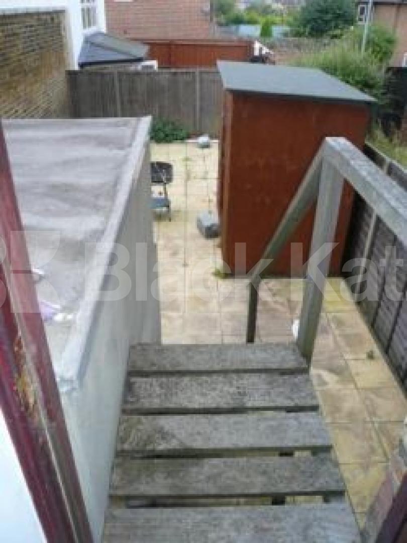 			Studio Apartment, 1 bath, 1 reception Flat			 Sydney Road, MUSWELL HILL