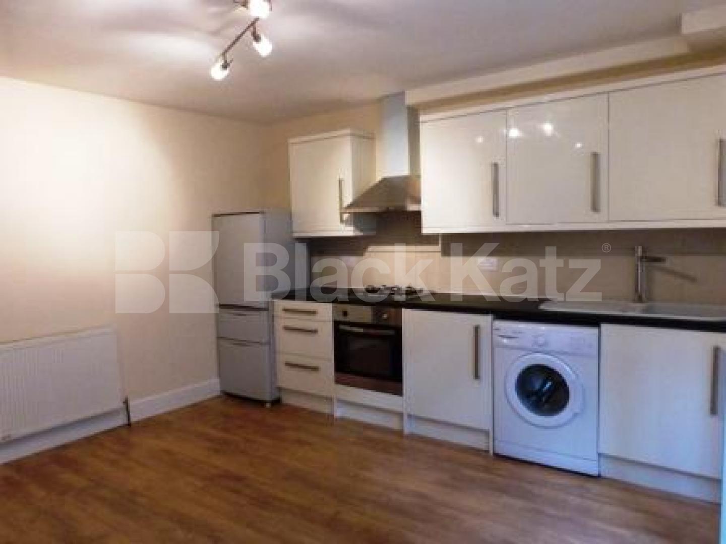			2 Bedroom, 1 bath, 1 reception Flat			 Hornsey High Street, Hornsey