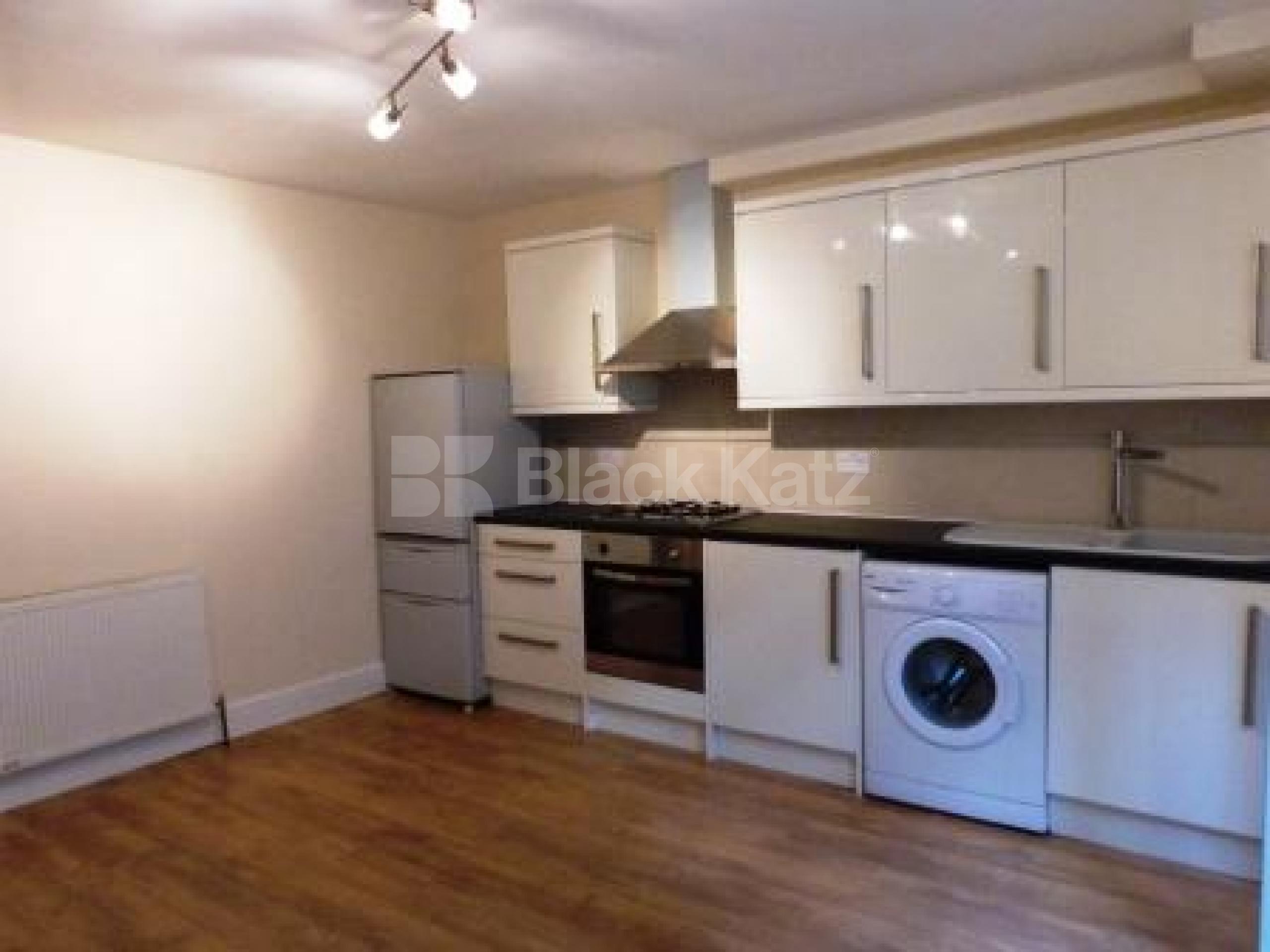 			2 Bedroom, 1 bath, 1 reception Flat			 Hornsey High Street, Hornsey N8