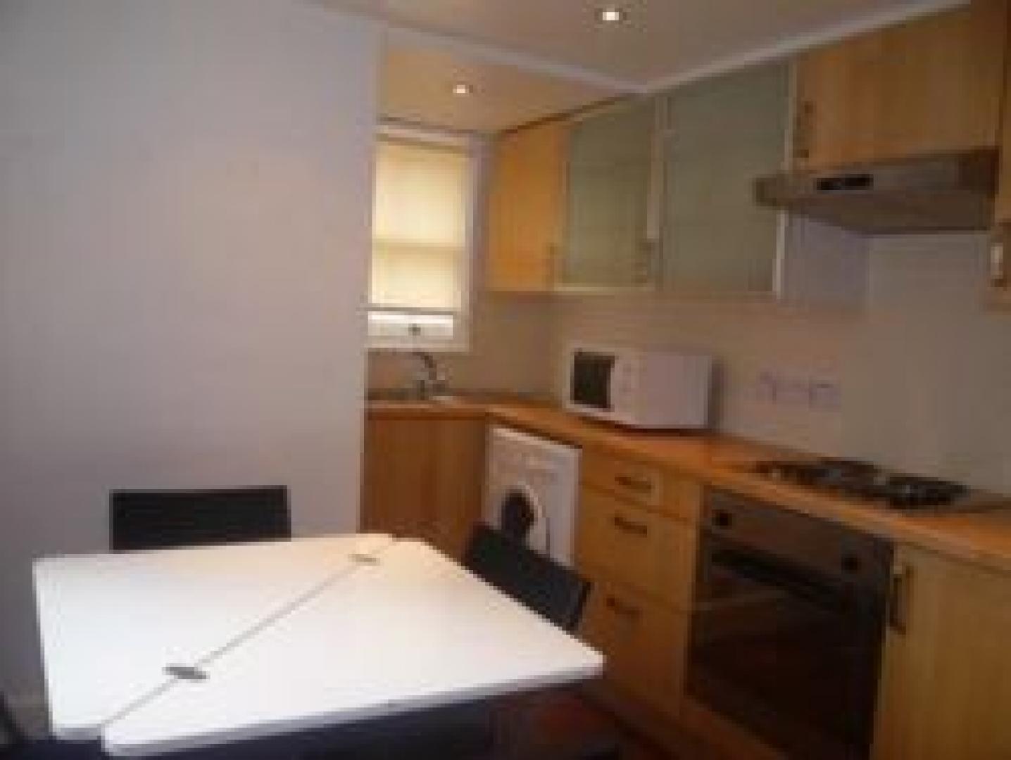 			3 Bedroom, 1 bath, 1 reception Flat			 Hamilton Road, EAST FINCHLEY