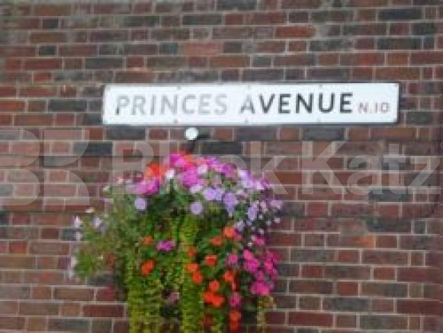 			3 Bedroom, 1 bath, 1 reception Flat			 Princes Avenue, MUSWELL HILL N10