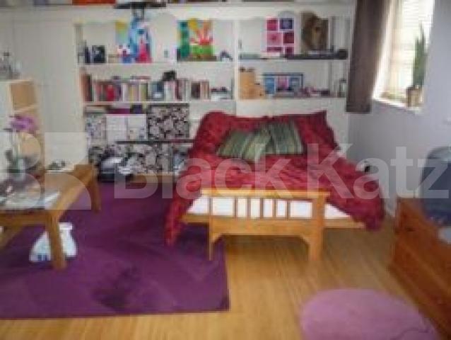 			LET!, Studio Apartment, 1 bath, 1 reception Studio			 Harvey Road, CROUCH END