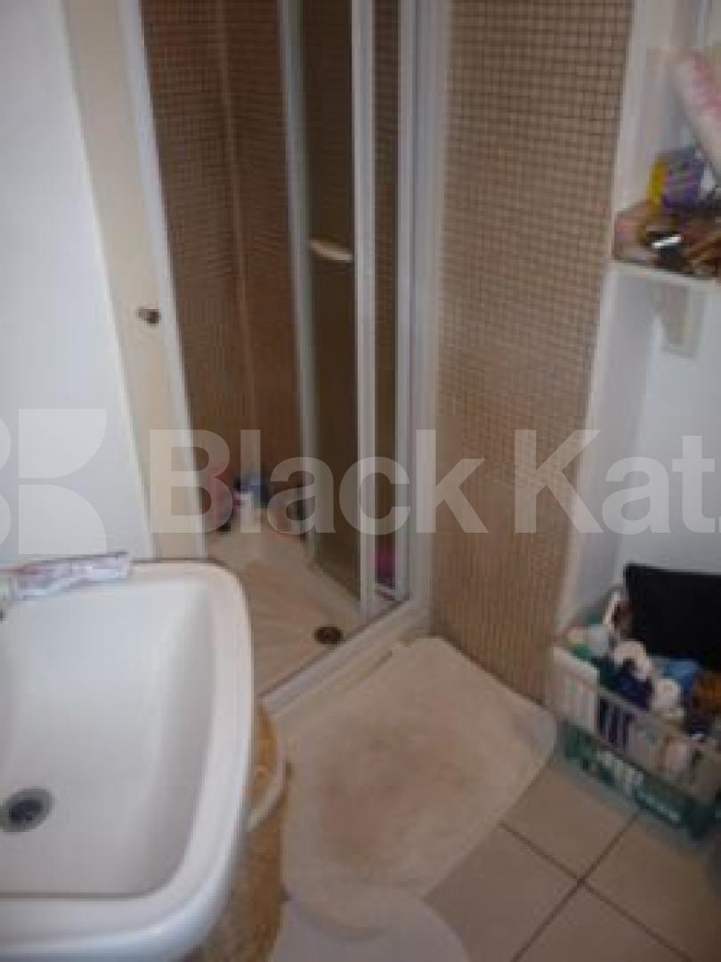 			LET!, Studio Apartment, 1 bath, 1 reception Studio			 Harvey Road, CROUCH END