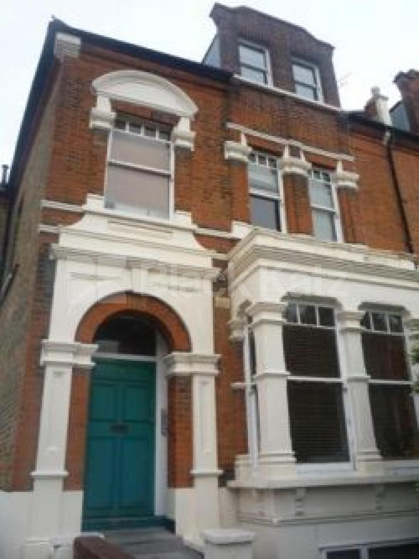 			2 Bedroom, 1 bath, 1 reception Flat			 Ridge road, CROUCH END N8
