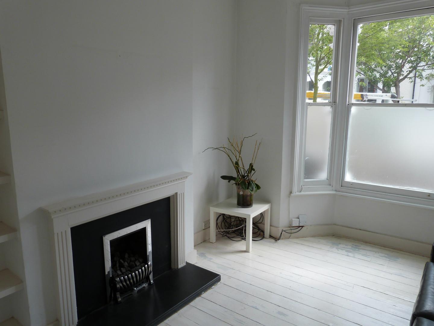 			2 Bedroom, 1 bath, 1 reception Flat			 Douglas Road, QUEENS PARK/KILBURN