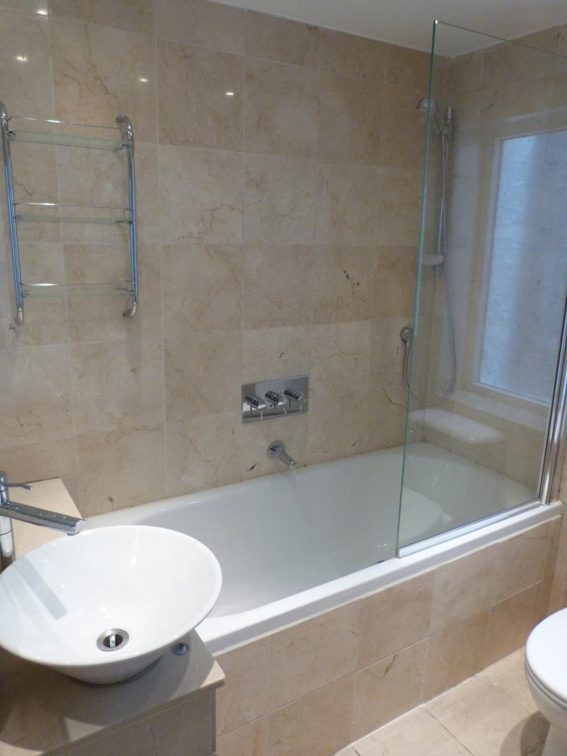 			2 Bedroom, 1 bath, 1 reception Flat			 Douglas Road, QUEENS PARK/KILBURN