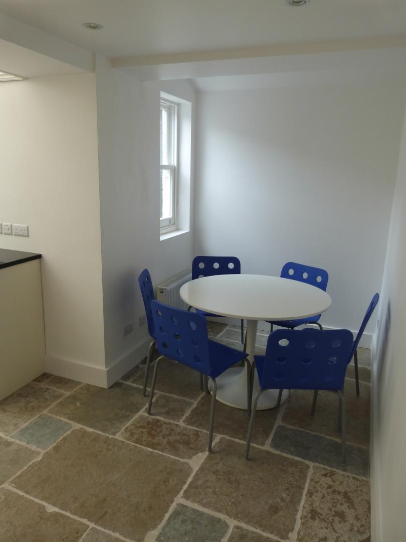 			2 Bedroom, 1 bath, 1 reception Flat			 Douglas Road, QUEENS PARK/KILBURN