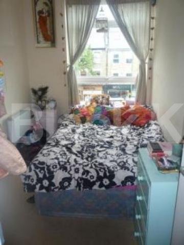			4 Bedroom, 1 bath, 1 reception Flat			 Viceroy Close, EAST FINCHLEY N2