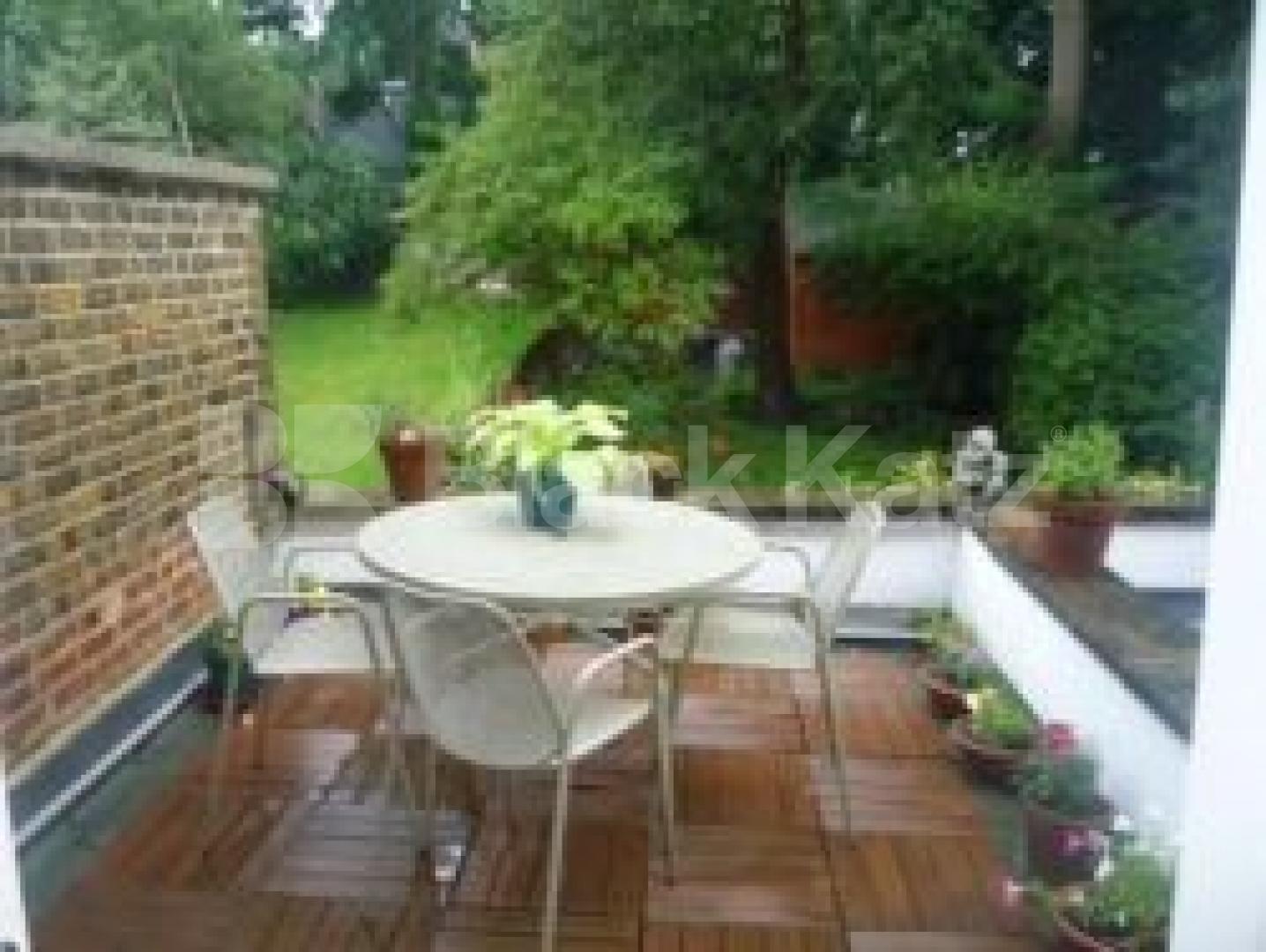 			1 Bedroom, 1 bath, 1 reception Flat			 Cecile Park, CROUCH END