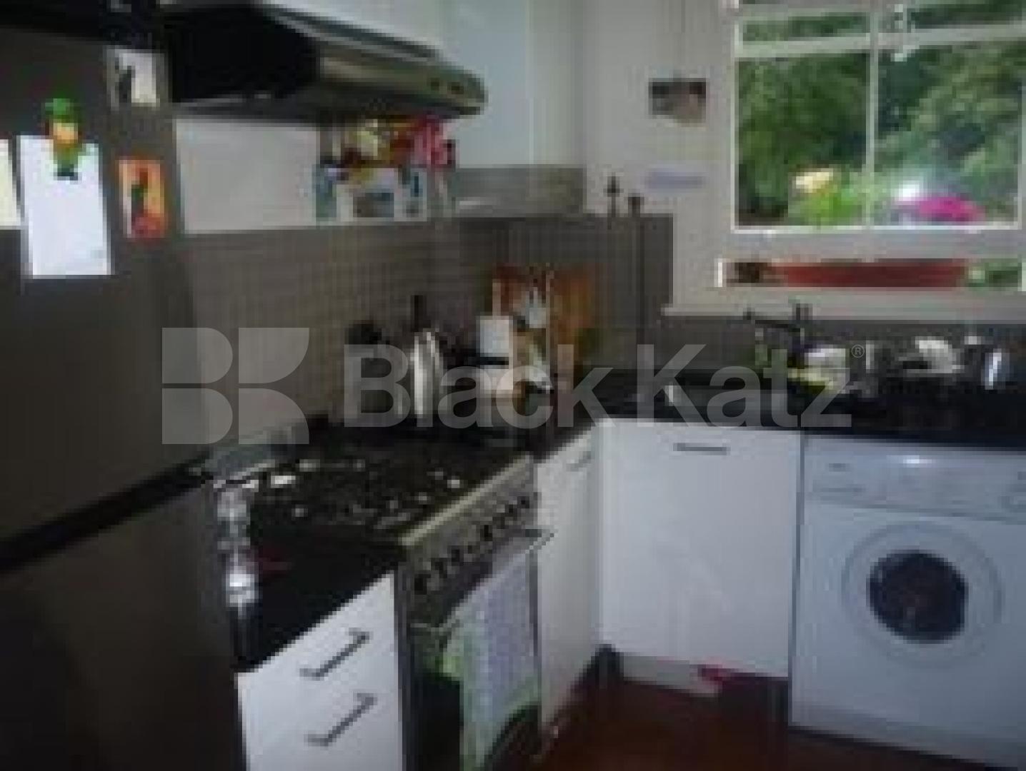 			1 Bedroom, 1 bath, 1 reception Flat			 Cecile Park, CROUCH END