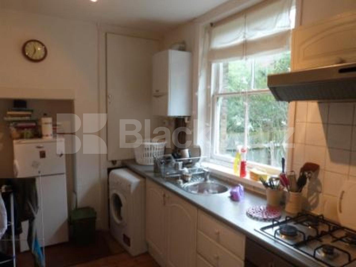 			1 Bedroom, 1 bath, 1 reception Ground Floor Flat			 Hatherley Gardens, CROUCH END