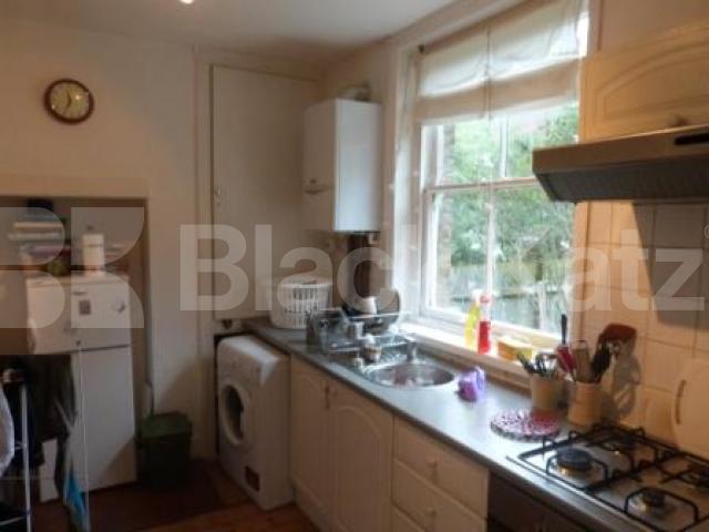 			1 Bedroom, 1 bath, 1 reception Ground Floor Flat			 Hatherley Gardens, CROUCH END