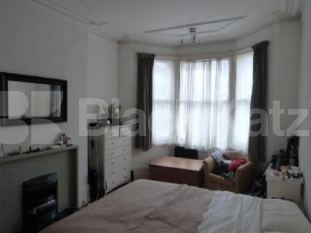 			1 Bedroom, 1 bath, 1 reception Ground Floor Flat			 Hatherley Gardens, CROUCH END