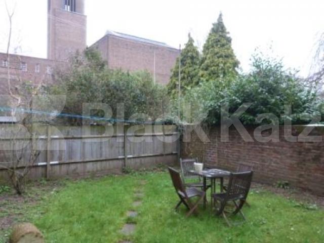 			1 Bedroom, 1 bath, 1 reception Ground Floor Flat			 Hatherley Gardens, CROUCH END