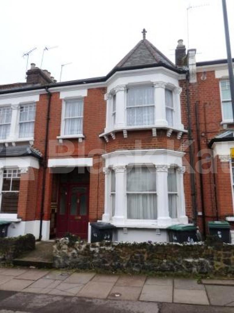 			1 Bedroom, 1 bath, 1 reception Ground Floor Flat			 Hatherley Gardens, CROUCH END