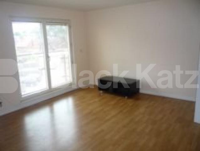 			3 Bedroom, 1 bath, 1 reception Flat			 Crown Close, WOOD GREEN