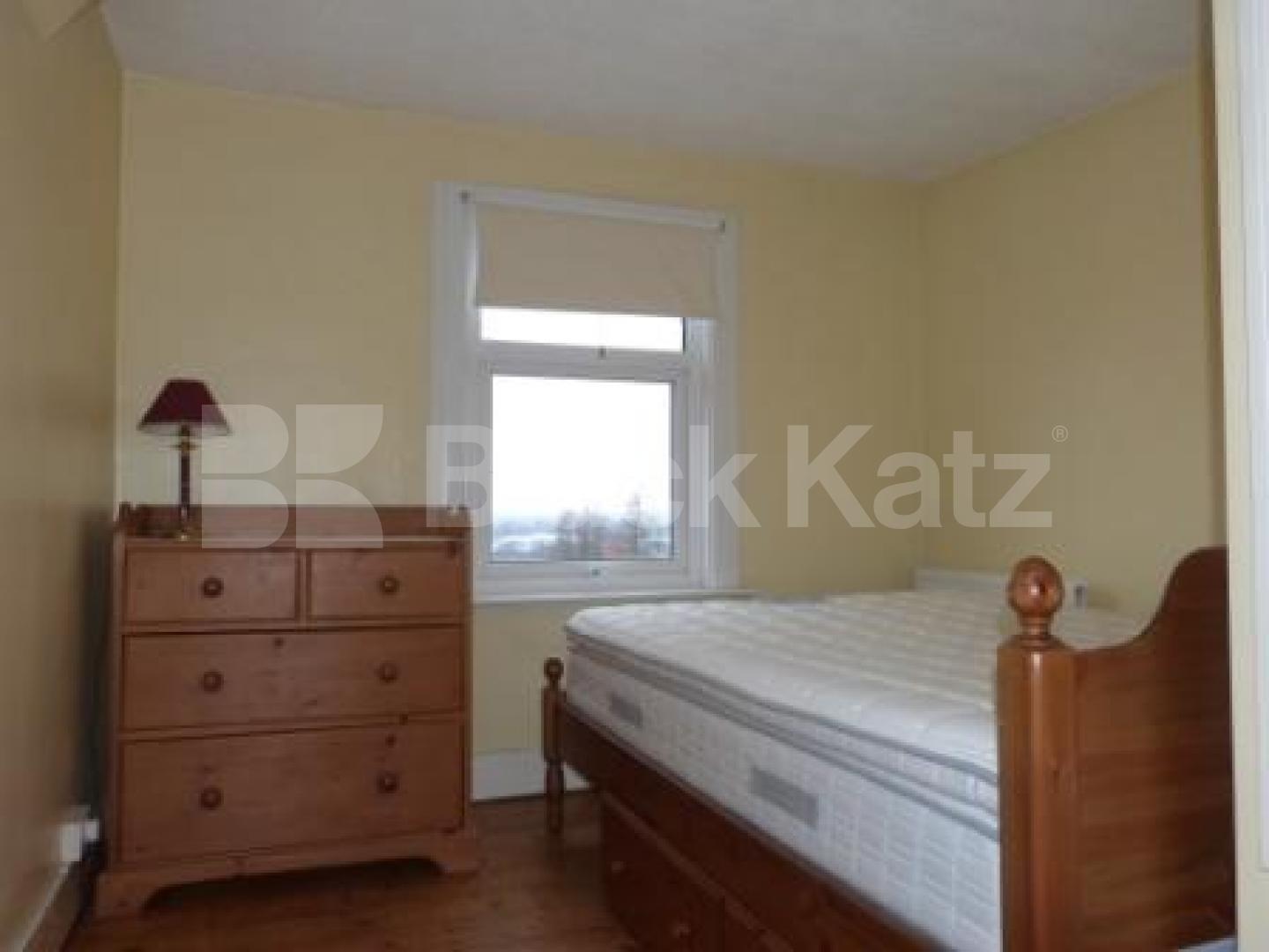 			1 Bedroom, 1 bath, 1 reception Flat			 Ridge Road, Crouch End