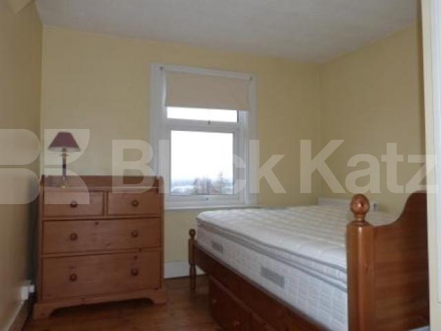 			1 Bedroom, 1 bath, 1 reception Flat			 Ridge Road, Crouch End