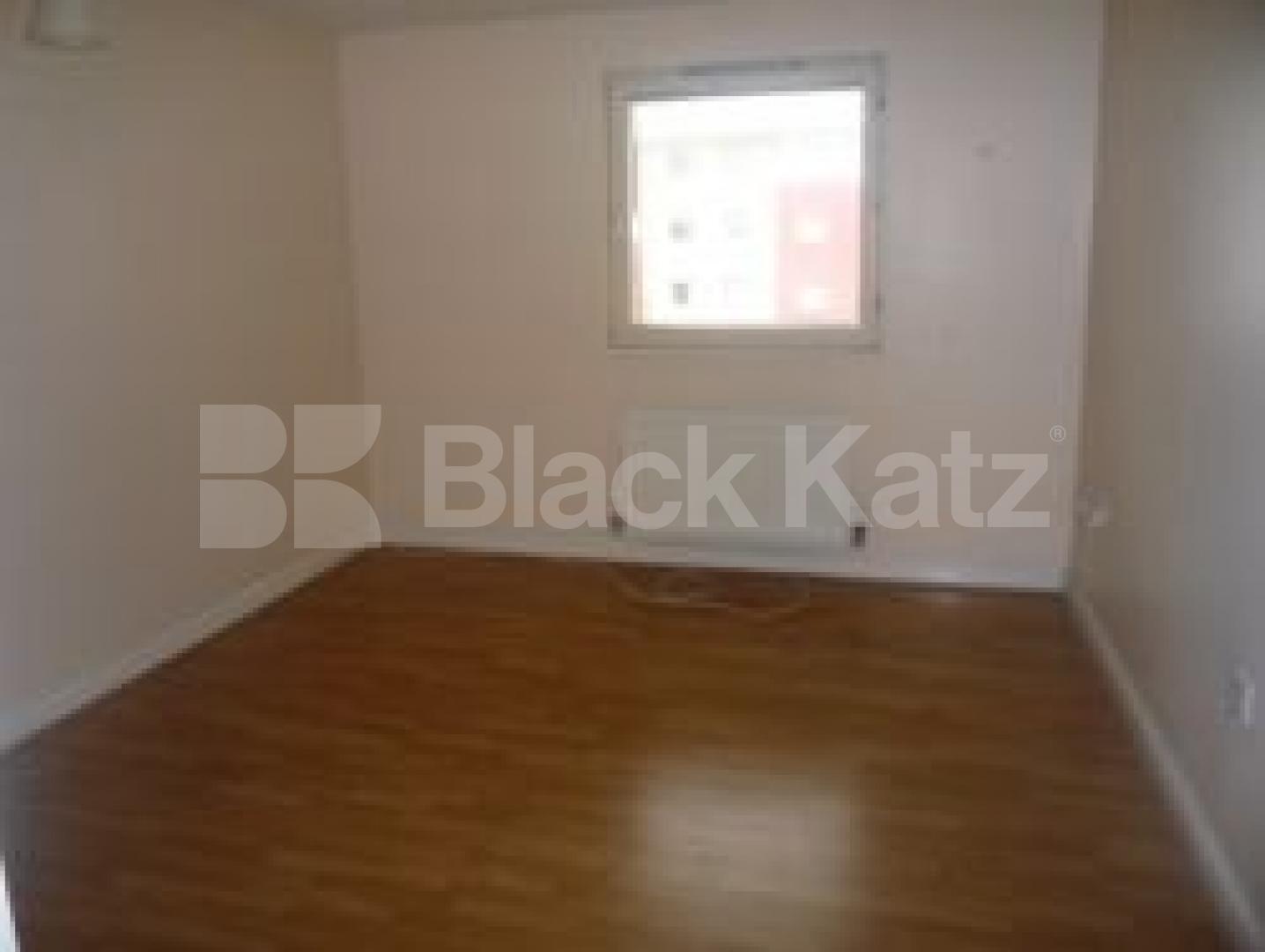 			3 Bedroom, 1 bath, 1 reception Flat			 Crown Close, WOOD GREEN