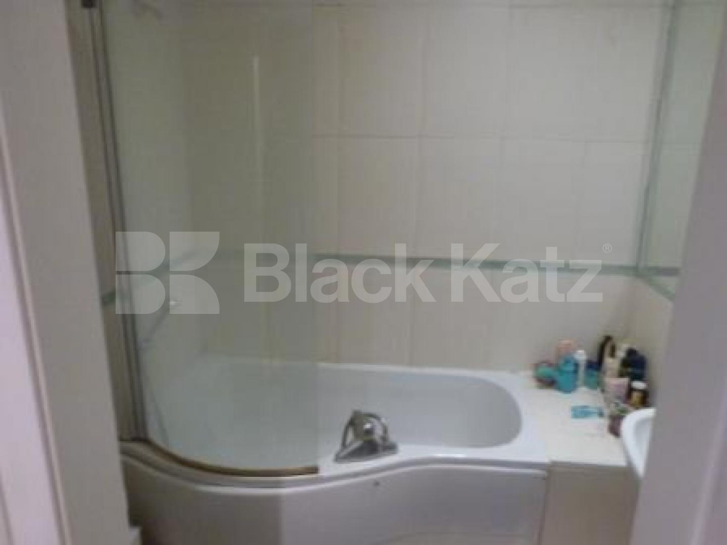 			3 Bedroom, 1 bath, 1 reception Flat			 Hornsey High Street, Hornsey