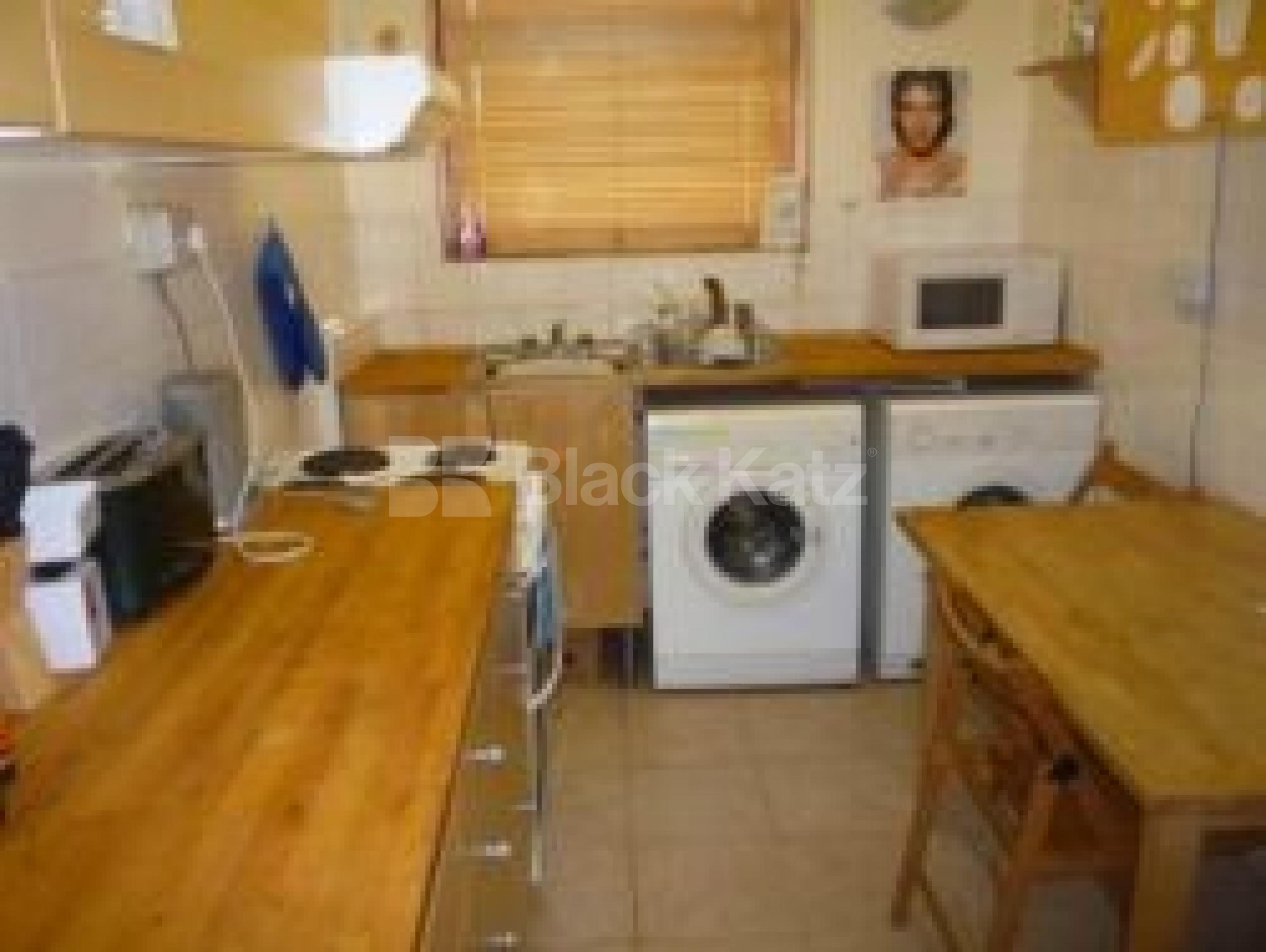 			2 Bedroom, 1 bath, 1 reception Flat			 Bounds Green Road, BOUNDS GREEN N11 N11