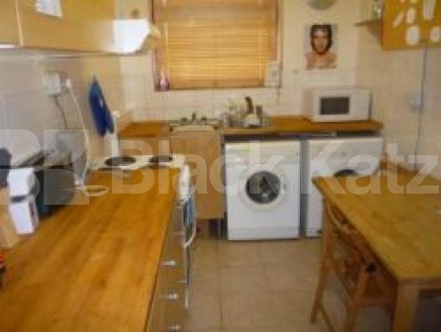 			2 Bedroom, 1 bath, 1 reception Flat			 Bounds Green Road, BOUNDS GREEN N11