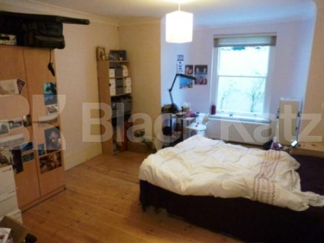 			3 Bedroom, 1 bath, 1 reception Flat			 Hornsey High Street, Hornsey