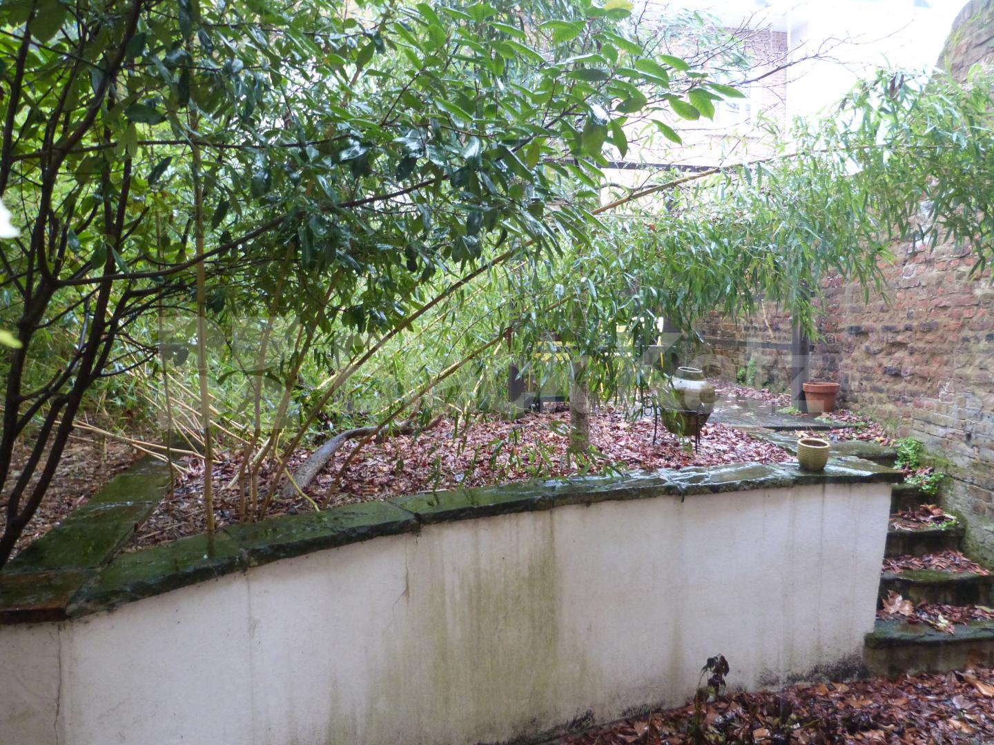 			3 Bedroom, 1 bath, 1 reception Flat			 Hornsey High Street, Hornsey