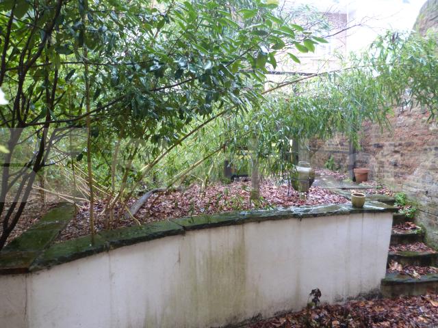 			3 Bedroom, 1 bath, 1 reception Flat			 Hornsey High Street, Hornsey