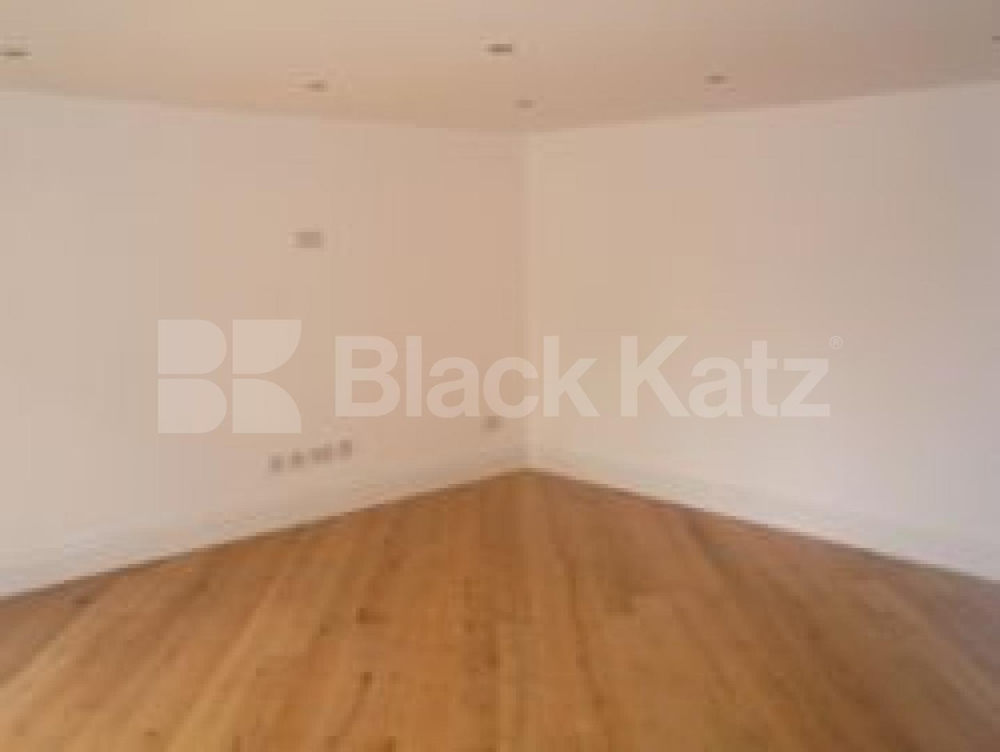 			3 Bedroom, 1 bath, 1 reception Mews House			 Wightman Road, HORNSEY